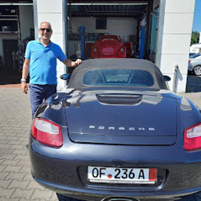 servizio accoglienza clienti in aereoporto per acquisto auto germania